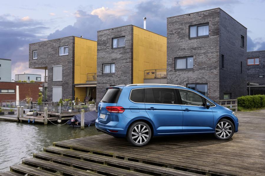  Volkswagen Touran 2015 года  (фото 21 из 26)